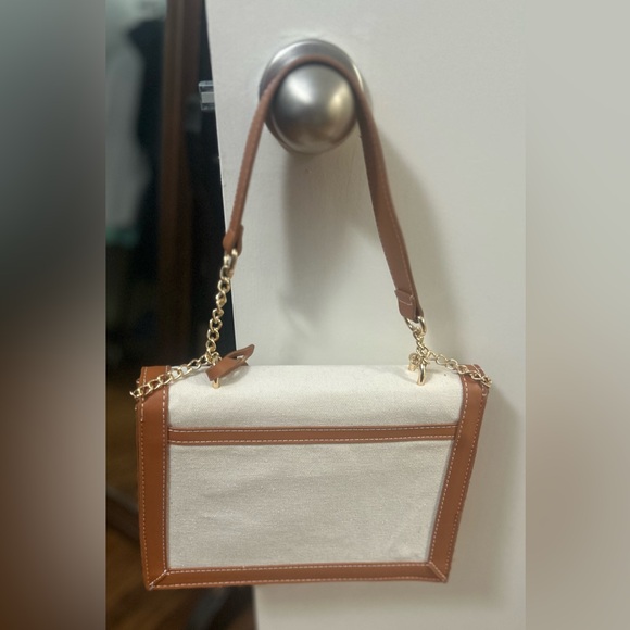 LL Canvas Envelope Crossbody - Picture 2 of 6